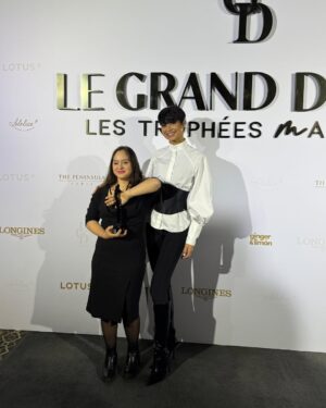 Elena Faliez Instagram - Picture 9, quand elle te regarde comme ça t’as tout gagné… 😏

Jeudi 06 mars nous avons assisté à la mise à l’honneur des femmes par @le.grand.diner pour la remise des trophées Madame. 

Une fabuleuse soirée pour célébrer ces femmes qui rappellent chaque jour que tout est possible, et nous donne envie de nous dépasser. 

Un grand bravo à toutes les lauréates, et particulièrement à @mayane_sarah_ pour son trophée Madame pour la catégorie cinéma 🎬👏🏼

Merci ma @evegillesoff de m’avoir conviée à tes côtés ❤️ 

👗 Outfit Elena by @christopheguillarme 
@whisperingagency 

#legranddiner #tropheesmadame #journeedelafemme #trophee #hotelpeninsula #outfit #classy #celebratewomen #8mars #evegilles #missfrance2024