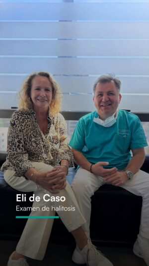 Eli de Caso Instagram - Junto a nuestra querida @elidecaso les mostramos lo simple que es el examen de Halitosis. 
Este es un equipo único en Chile, disponible exclusivamente en nuestra clínica.

🤝Junto al Dr. De La Carrera, y halicheck,  podemos diagnosticar de forma rápida y precisa si la halitosis tiene un origen bucal 🦷 o digestivo 🍽️, para derivarte al tratamiento que realmente necesitas.

Porque tu salud y bienestar son nuestra prioridad💙

¿Listo para agendar tu cita?
📲  56 9 8418 7612
🚇 Metro Tobalaba
📍 San Pío X 2460, oficina 1303, Providencia
🚗 Estacionamiento gratis para pacientes.