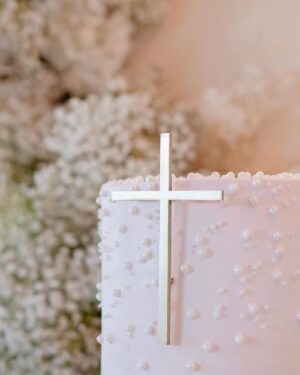 Ellen Adarna Instagram - Lili’s Baptism ❤️🙏🏻

Big thanks to @labellefete and @bloomseventstyling for making everything picture-perfect ❤️
@marcrancy for Lili’s beautiful dress 🥰
The sweetest cake by @cubcakesphilippines 🎂
And all the precious moments captured so beautifully by @cocoonstudioph 📸