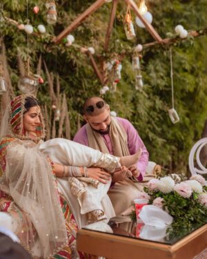 Eman Suleman Instagram - Itna pyaar.
Photographed by @mahamiqbalbosan 
There are too many people I want to thank, I don’t know where to begin, but begin I must. 
@zarashahjahanbride and @farheenrazajaffry for the loveliest outfits. 
@ayan_khanofficial for the perfect makeup.
@zarapeerzada for all your emotional support and @sarwan_saleh for the loveliest place for our mehndi. 
@hashimali90 for the loveliest decor. 
The sibs, @7kayhan and @faten_suleman for being so supportive and patient. 
The best photographers, @saraidrees_ @fantography4 @mahamiqbalbosan @the_videographers @aizanaeem_ 
And all the people who attended, the ones who gave us salamis, and even the ones who didn’t hah! 
Bus itna ziada pyaar har jagah.