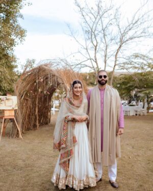 Eman Suleman Instagram - Itna pyaar.
Photographed by @mahamiqbalbosan 
There are too many people I want to thank, I don’t know where to begin, but begin I must. 
@zarashahjahanbride and @farheenrazajaffry for the loveliest outfits. 
@ayan_khanofficial for the perfect makeup.
@zarapeerzada for all your emotional support and @sarwan_saleh for the loveliest place for our mehndi. 
@hashimali90 for the loveliest decor. 
The sibs, @7kayhan and @faten_suleman for being so supportive and patient. 
The best photographers, @saraidrees_ @fantography4 @mahamiqbalbosan @the_videographers @aizanaeem_ 
And all the people who attended, the ones who gave us salamis, and even the ones who didn’t hah! 
Bus itna ziada pyaar har jagah.