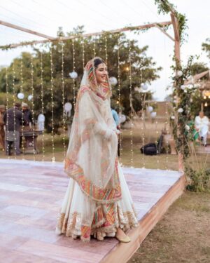 Eman Suleman Instagram - Itna pyaar.
Photographed by @mahamiqbalbosan 
There are too many people I want to thank, I don’t know where to begin, but begin I must. 
@zarashahjahanbride and @farheenrazajaffry for the loveliest outfits. 
@ayan_khanofficial for the perfect makeup.
@zarapeerzada for all your emotional support and @sarwan_saleh for the loveliest place for our mehndi. 
@hashimali90 for the loveliest decor. 
The sibs, @7kayhan and @faten_suleman for being so supportive and patient. 
The best photographers, @saraidrees_ @fantography4 @mahamiqbalbosan @the_videographers @aizanaeem_ 
And all the people who attended, the ones who gave us salamis, and even the ones who didn’t hah! 
Bus itna ziada pyaar har jagah.