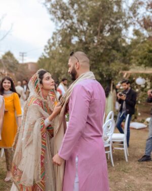 Eman Suleman Instagram - Itna pyaar.
Photographed by @mahamiqbalbosan 
There are too many people I want to thank, I don’t know where to begin, but begin I must. 
@zarashahjahanbride and @farheenrazajaffry for the loveliest outfits. 
@ayan_khanofficial for the perfect makeup.
@zarapeerzada for all your emotional support and @sarwan_saleh for the loveliest place for our mehndi. 
@hashimali90 for the loveliest decor. 
The sibs, @7kayhan and @faten_suleman for being so supportive and patient. 
The best photographers, @saraidrees_ @fantography4 @mahamiqbalbosan @the_videographers @aizanaeem_ 
And all the people who attended, the ones who gave us salamis, and even the ones who didn’t hah! 
Bus itna ziada pyaar har jagah.