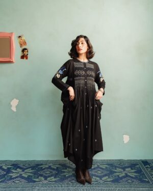 Eman Suleman Instagram - Cross border with @cord.in 🤍

Photographed by @sajallsajjad 
Styled by @haajira.ahmad 
Hair and makeup by @sunil_mua 
@theweekendstudio.pk