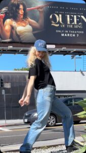 Actress Emily Bett Rickards HD Photos and Wallpapers March 2025