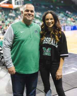 Emily Calandrelli Instagram - Grateful for so many things as I leave my home state. West Virginia, I love you. 🫶🏻 @marshallu thank you for believing in me 💚

Photos from Brock Burwell and Perry Bennett! 🙌🏼