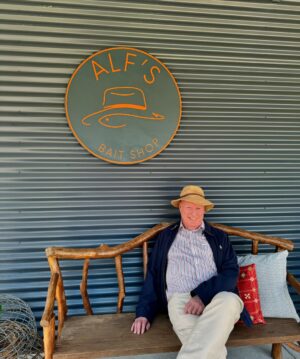 Emily Symons Instagram - Celebrating a new set and a new location for Alf’s Bait Shop so here’s a few family pics I forgot I had 🎣 ➡️☺️ #homeandaway