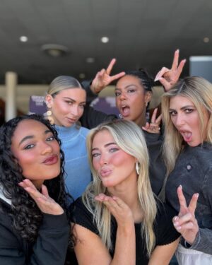 Emma Slater Instagram - What girl group are we? 😆💘 @daniellakaragach @ryleearnold1 @brittbenae @chandlerlkinney #DWTS