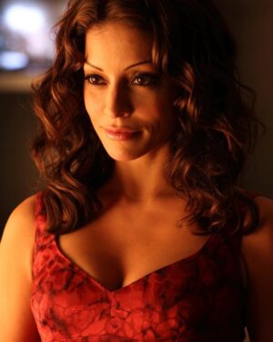 Emmanuelle Vaugier Instagram - Who could ever say no to the Morrigan?
.
.
.
.
.
.
.
.
#TheMorrigan #LostGirl #SYFY
#EmmanuelleVaugier