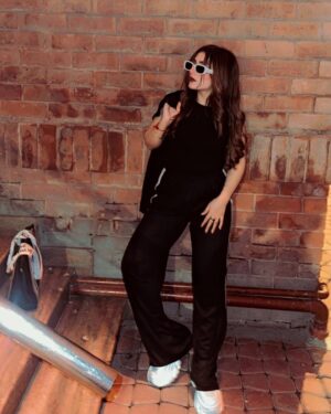 Esha Shah Instagram - she’s not even half of me 💀
