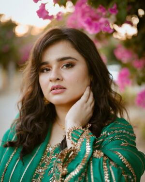 Faiza Saleem Instagram - Green with joy. 💚

Pick your favourite one pls, very confused. 😩

👗: @shemayelofficial 
💄: @beenishparvez_official 
📸: @shahzaibsaadat 

#faizasaleem #fashion #ootd #desi #weddingseason #karachi #pakistan #green #shadi #photooftheday
