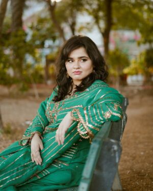 Faiza Saleem Instagram - Green with joy. 💚

Pick your favourite one pls, very confused. 😩

👗: @shemayelofficial 
💄: @beenishparvez_official 
📸: @shahzaibsaadat 

#faizasaleem #fashion #ootd #desi #weddingseason #karachi #pakistan #green #shadi #photooftheday
