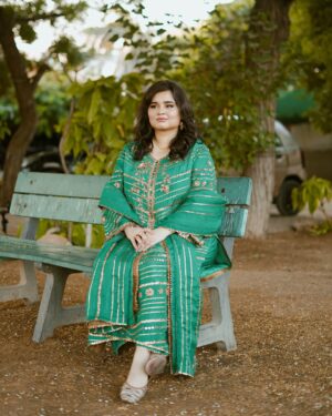 Faiza Saleem Instagram - Green with joy. 💚

Pick your favourite one pls, very confused. 😩

👗: @shemayelofficial 
💄: @beenishparvez_official 
📸: @shahzaibsaadat 

#faizasaleem #fashion #ootd #desi #weddingseason #karachi #pakistan #green #shadi #photooftheday