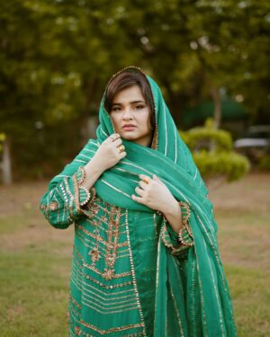 Faiza Saleem Instagram - Green with joy. 💚

Pick your favourite one pls, very confused. 😩

👗: @shemayelofficial 
💄: @beenishparvez_official 
📸: @shahzaibsaadat 

#faizasaleem #fashion #ootd #desi #weddingseason #karachi #pakistan #green #shadi #photooftheday