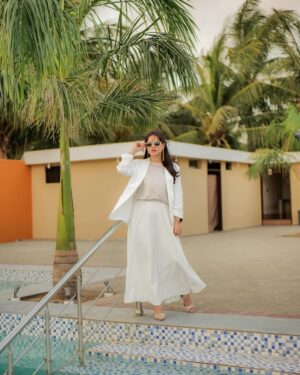 Fatima Effendi Instagram - Be a woman of substance in a world full of trends 💋🥂👠🧚‍♀️

📸 @weddingsbykhushnood