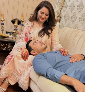 Fatima Effendi Instagram - Eid was busy so posting late!
Eid mubarak ❤️
Wearing @snowhofficial 
 👠 @blackbeiger