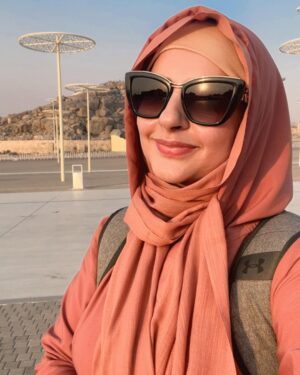 Fatima Effendi Instagram - Jabal al Rehma 🗻💕
Where Hazrat Adam (AS) and Bibi Hawwa met and were granted forgiveness by Allah SWT.

قَالَا رَبَّنَا ظَلَمْنَا أَنفُسَنَا وَإِن لَّمْ تَغْفِرْ لَنَا وَتَرْحَمْنَا لَنَكُونَنَّ مِنَ الْخَاسِرِينَ﴾
[ الأعراف: 23]

They said, "Our Lord, we have wronged ourselves, and if You do not forgive us and have mercy upon us, we will surely be among the losers."