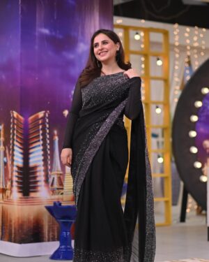 Fatima Effendi Instagram - One of those days I like to play dress up 💕
Was missing saree days fo sho 🫣

Fit @snsclothings 
📸 @aleybhaidaniphotography