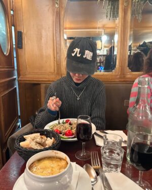 Fish Liew Instagram - 雖然依家都係要小心食野
但有現在的食慾和狀態
已經非常感恩

要好好吃飯 好好消化 好好吸收
才有力氣去應對人生

我用最真摯的心祝福在看這個post的你
食得 瞓得 痾得