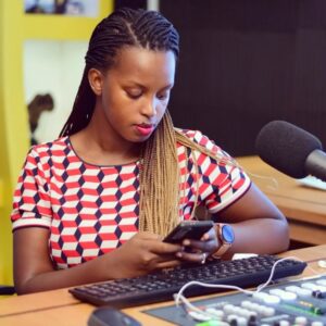 Flavia Tumusiime Instagram - Do you ever sit and crave gonja, chicken and maize at the same time?(i rebuke all assumptions btw😄😄)Hmm let me order kasta momo pay yajja. 

Also, the key win is that I don't have to calculate the charges because the app gives me that option. Download the MTN MoMo App #MTNMoMo @MTNug
