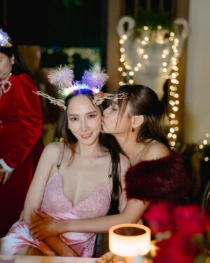 Fonthip Watcharatrakul Instagram - ควันหลงคับ หนูเต้นแรงไปมากๆวันนี้ 🤣 ขอบคุณพี่ๆที่รักและเอ็นดูหนูมาตลอดเลยย มีความสุขมากกกๆค้าบบบ