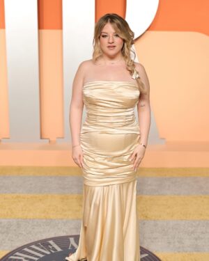 Francesca Scorsese Instagram - Thank u for having me as a host @vanityfair 💕 forever grateful and honored. 
#VFOscars  #VanityFairOscarParty

Styled by: @chrishoran20 
Hair: @castillo_13 
Makeup: @jennaantonmakeup 
IMG photos: @le3ay assisted by @davidejung_ 
@gettyentertainment
