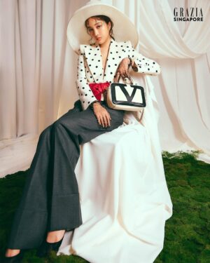 Freen Sarocha Instagram - 🍒 @maisonvalentino

#GRAZIASingapore
#graziamy
#VALENTINOGARAVANI