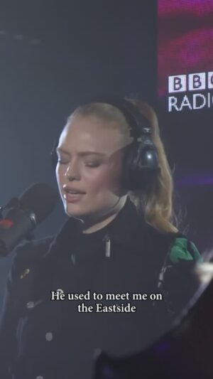 Freya Ridings Instagram - Taking it back to this cover of ‘Eastside’ in the BBC Radio 1 Live lounge✨ Such a beautiful song, hope you enjoy my version💛🎶