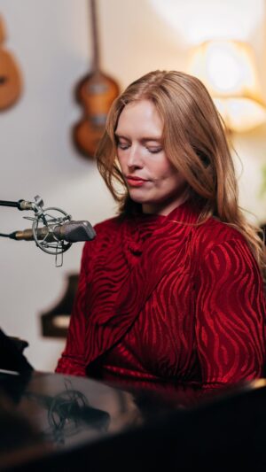Freya Ridings Instagram - This shoot was such a dream 🥰✨ Thank you from the bottom of my heart for all the love you’ve shown ‘Castles’, it truly means the world. Here’s a special acoustic version for you! 🌹🏰

📽️ Videographer: @samhkay & @twoyearbrad 
🎬 Space: @thecryptstudio