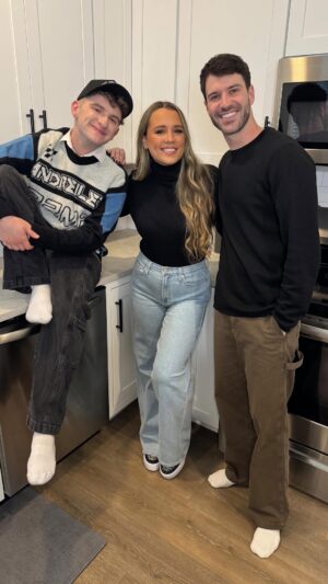 Gabby Barrett Instagram - we hope 😉 you enjoy these kitchen harmonies @gabbybarrett_ @anthonygargiula 🤍 #sing #ihope #gabbybarrett