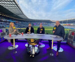 Gabby Logan Instagram - Edinburgh you are a beaut.
@kennylogan11 @reuben_logan @alidoesmakeup 
@scotlandteam @kerrynortongriffith @johnbarc @jiffyrugby @amyirving 

NB - coat by Scotland’s finest @johnstonsofelgin