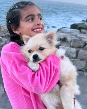 Gabriela Sari Instagram - se hace el lindo y nosotras nos derretimos 🫠Nube te dejamos chino de tantas fotos ! Te amamos bebé 🐾🤍🌊😍