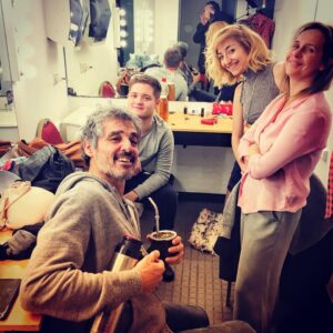 Gabriela Toscano Instagram - #LoQueNosUne #Hoy 2145hs en el @elnacionalarg 
@germanpalacioselpala 
@maidaandrenacciok 
@tomaskirzner 
@soledad_solita_silveyra 
@rivas_teatro