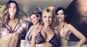 Gabriela Toscano Instagram - Grabanding #Spa @quieroviviratulado #Las Chicas