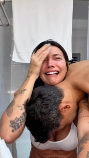 Gabrielle Prado Instagram - Um dia você conhece o pateta e o max, anda de montanha russa e prova algumas cervejas… no outro você tá grávida! 

Dois sonhos de uma vez só, Deus sabe que me comportei e fui uma boa menina durante o ano todo! haha 

Só tenho a agradecer por TUDO! tá sendo o maior desafio da minha vida e o mais gostoso e lindo vivido até aqui! só muito amor e gratidão no coração! 💛

ps: não terá festa no chá revelação! se acalmem! hahaha