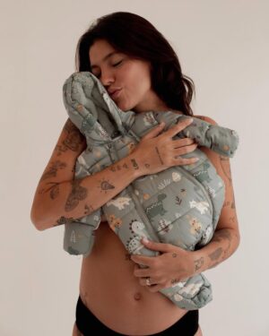 Gabrielle Prado Instagram - Mães não escondem segredos de outras mamães. Comprei e ganhei poucos itens do enxoval! 

Estou fazendo a lista e queria ajuda de vocês! (última foto) 

O que não pode faltar? Me ajudem nos comentários! ♥️ 

#mae #gestante #bebês #enxoval