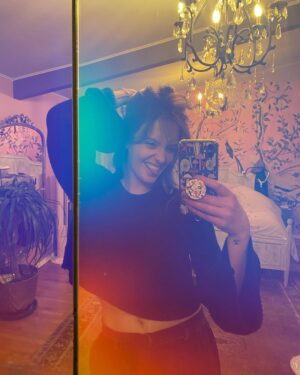 Gage Golightly Instagram - Good morning everyone let’s have a fantastic day 🌸🌼 #tuesday #behappy #smile