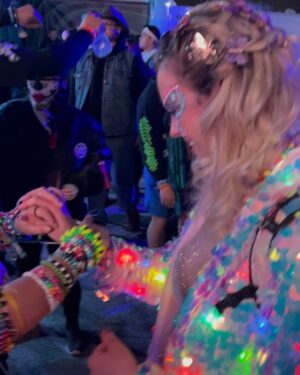 Gage Golightly Instagram - Day 2 Beyond Wonderland
~ etherial fairy vibes ✔️
~ making new friends ✔️
~ get my steps in ✔️
~ trading kandi ✔️
#plur #kandi #beyondwonderland #ravesafe