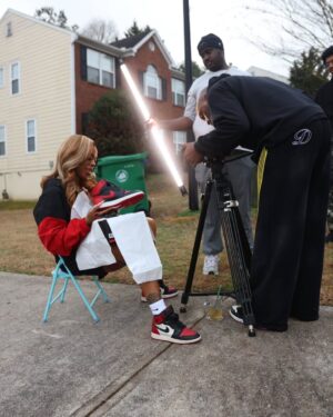 Gail Bean Instagram - FAA🤞🏾🫶🏾♾️couldn't have done it without yall! Thank you JORDAN x my family for reigniting my creativity❤️
.
ALEXA play K.Dot - 'TV OFF'
📸 @100wayz @100wayzllc
💄 @jlamarbeauty 
💇🏾‍♀️ @iamkasirene 
👟 @jumpman23 Breds
🧥 @righton59th

MITCHELL'S ARE BORN WINNERS PRODUCTIONS 
#Jordan #MitchellsAreBornWinners #FAA

With love,

-Big Bean