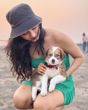 Garvita Sadhwani Instagram - Life lately is Dove ke saabun jaisi 🤍 PH Neutral 😂 
.
.
.
.
.
#igers #ınstagood #mood