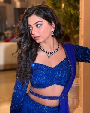 Garvita Sadhwani Instagram - Royal-ly Blue 💙
.
.
.
#yrkkh #roohibirla🦋 #weddingwear #ootdfashion