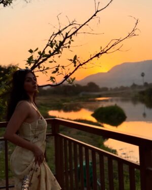 Garvita Sadhwani Instagram - Life lately is Dove ke saabun jaisi 🤍 PH Neutral 😂 
.
.
.
.
.
#igers #ınstagood #mood