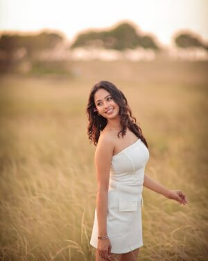 Gayathri Sri Instagram - 🤍💭

Photography @dhanush__photography 
Mua @jay_makeup_artist_