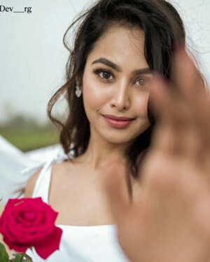 Gayathri Sri Instagram - Lost in the magic of Love ❤️

Unspoken Language of love is spoken by Styling @bindu_stylist #stylingcredits 

Whispers of Romance in Soft Glam and glow🌟 glimpse of My Beauty waterproofed -@mirrormagic_makeupstudio
#Makeupcredits 

A Single Pieced, cleft of side ways and Gathers makes my Physical features looks stunning @binra_fashion_education #costumecredits 

Captured the Beauty of tender, symphony of emotions and Playful side of Romance  @dev___rg
 #videographycredits 💫

A love story told in soft hues and gentle touches - @m_a_x_o_m_a_n_o
#editingcredits ✨