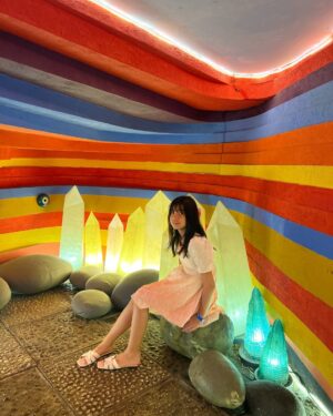 Geneva Cruz Instagram - In a world where jobs and responsibilities dominate our lives, it feels freeing to occasionally let our inner child come out and play. ☺️💚 #themindmuseum #latepost