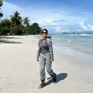 Geneva Cruz Instagram - Coastal Clean Up Drive Activity, Quezon Beach, Patikul, Sulu, Philippines with the @philairforce. 🫡🇵🇭💚 #islandgirltravelerph 

#sgtgenevacruzpafr 
#servicemenandwomen 
#purpose #PAFR 
#lovethephilippines