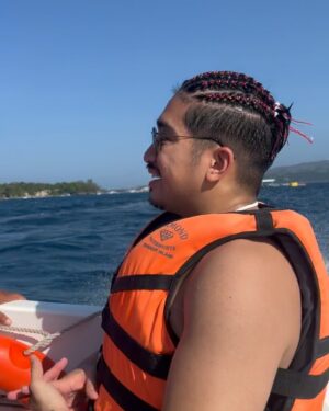 Geneva Cruz Instagram - Happy 29th Birthday to my son, Heaven! 🎂 I love you more than words can express, and I know this because I only pray and wish for what is best for you and what makes you happy. I know you’re having a wonderful time with your girl at your favorite beach, kaya mag-enjoy kayo!!! 😍 Your heart will always be my home. Mahal na mahal kita, anak.😘 #genevaandlondon #heavenarespacochaga