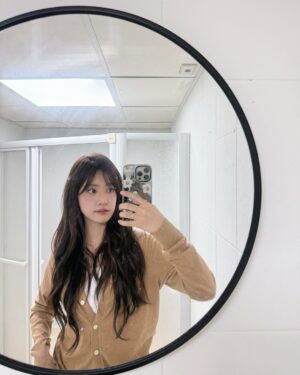 Genie Chen Instagram - 🤎