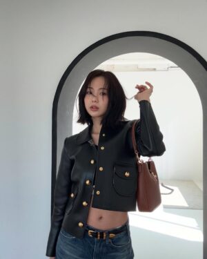Geum Sae-rok Instagram - @celine #CELINECAMILLE #CELINE