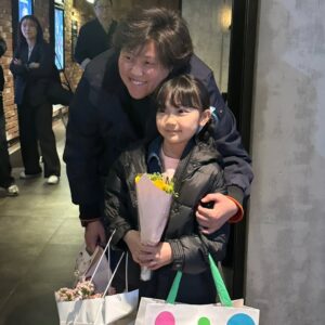Gi So-you Instagram - 어제 침범 vip시사회
선영이모 덕분에  대배우  류승룡 배우님도 만나고
오빠랑 같이 촬영한  너무 멋찐 조준영배우님도  다시 만나고 
김윤혜배우님도 바쁘신데 오시공ㅜㅜ
멋찐 이모들  감독님들  작가님들  오셔서  감사드립니다 ❤️ 
사진  못찍은 분들이 더 많아서  아쉽네요 ㅜ
저도  시사회가 처음이라 정신이 없어서 😂 너무 죄송해요 
다음에는  더 잘해보겠습니다^^ 

어제 귀한발걸음  해주신 모든분들  너무너무 감사드립니다 

침범  많이 많이 소문내주세용♡♡♡

3월12일  침범 극장 대개봉!!! 
많이  보러와주세요^^ 
꼭이용♡

#기소유#침범#VIp시사회#소문많이내주세요♡
#3월12일극장대개봉